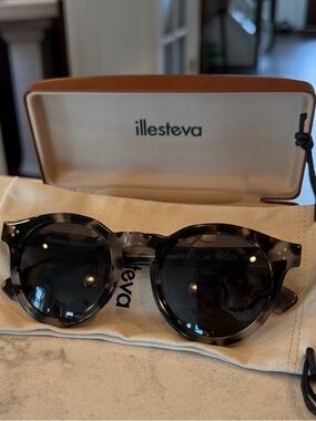 illesteva Leonard II E Tortoiseshell Round Sunglasses - White Tortoise/ Gray